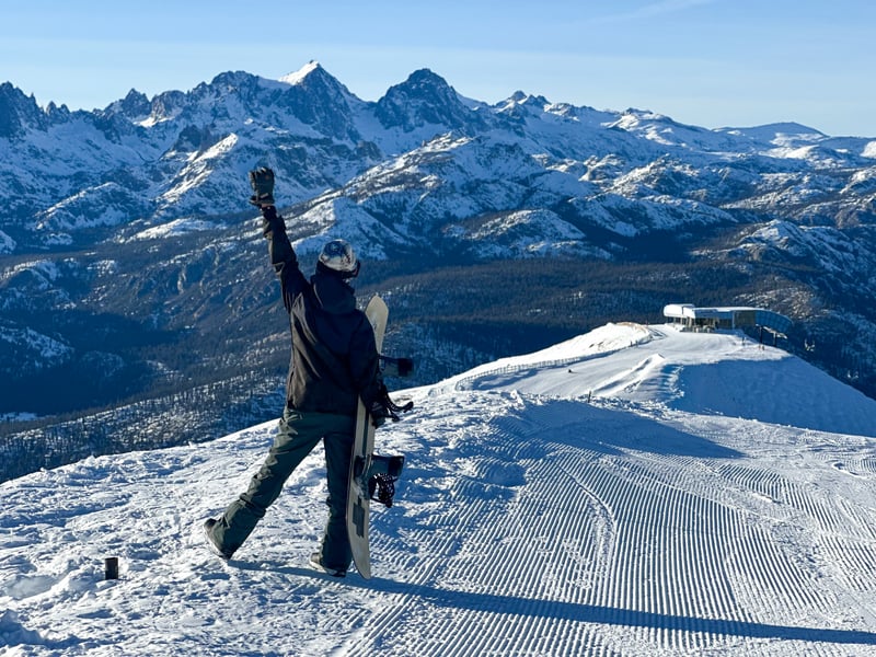 11-21-25_SnowContent_Apres_MammothLakes_KimEspinosa017